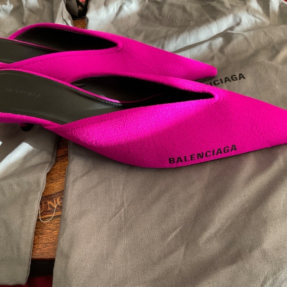 BALENCIAGA Pink Mules, size 7, with side logo, brand new - Picture 2 of 6